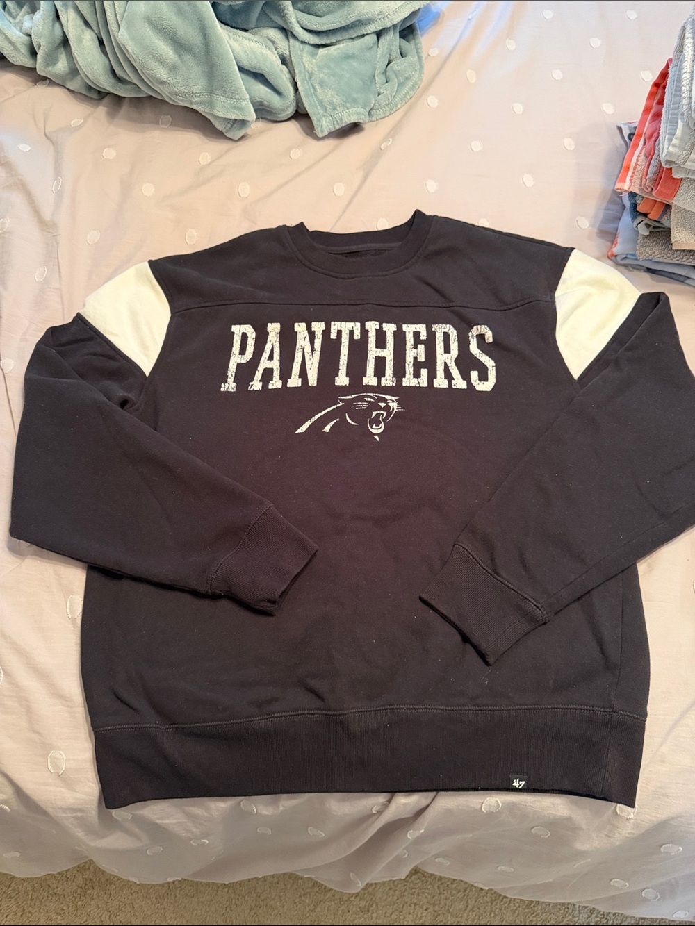 Carolina Panthers Black Crewneck Sweatshirt with White Shoulder Panels by '47
